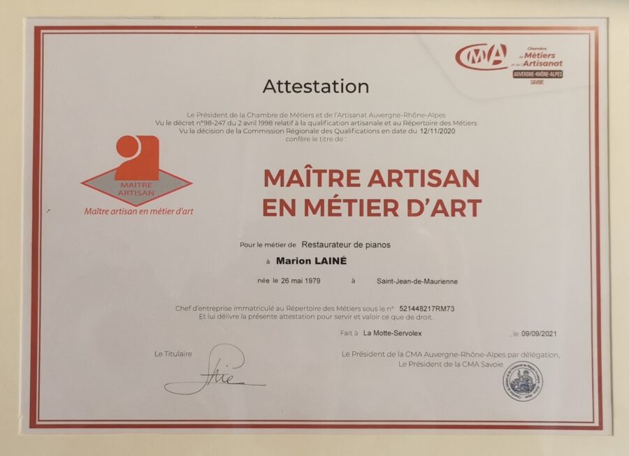 Attestation maître artisan en métier d'art de la chambre des métiers attribuée à Marion Lainé