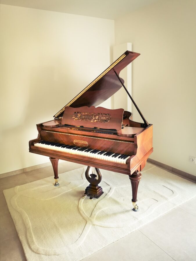 piano à queue de 1914 de marque Kriegelstein en palissandre
