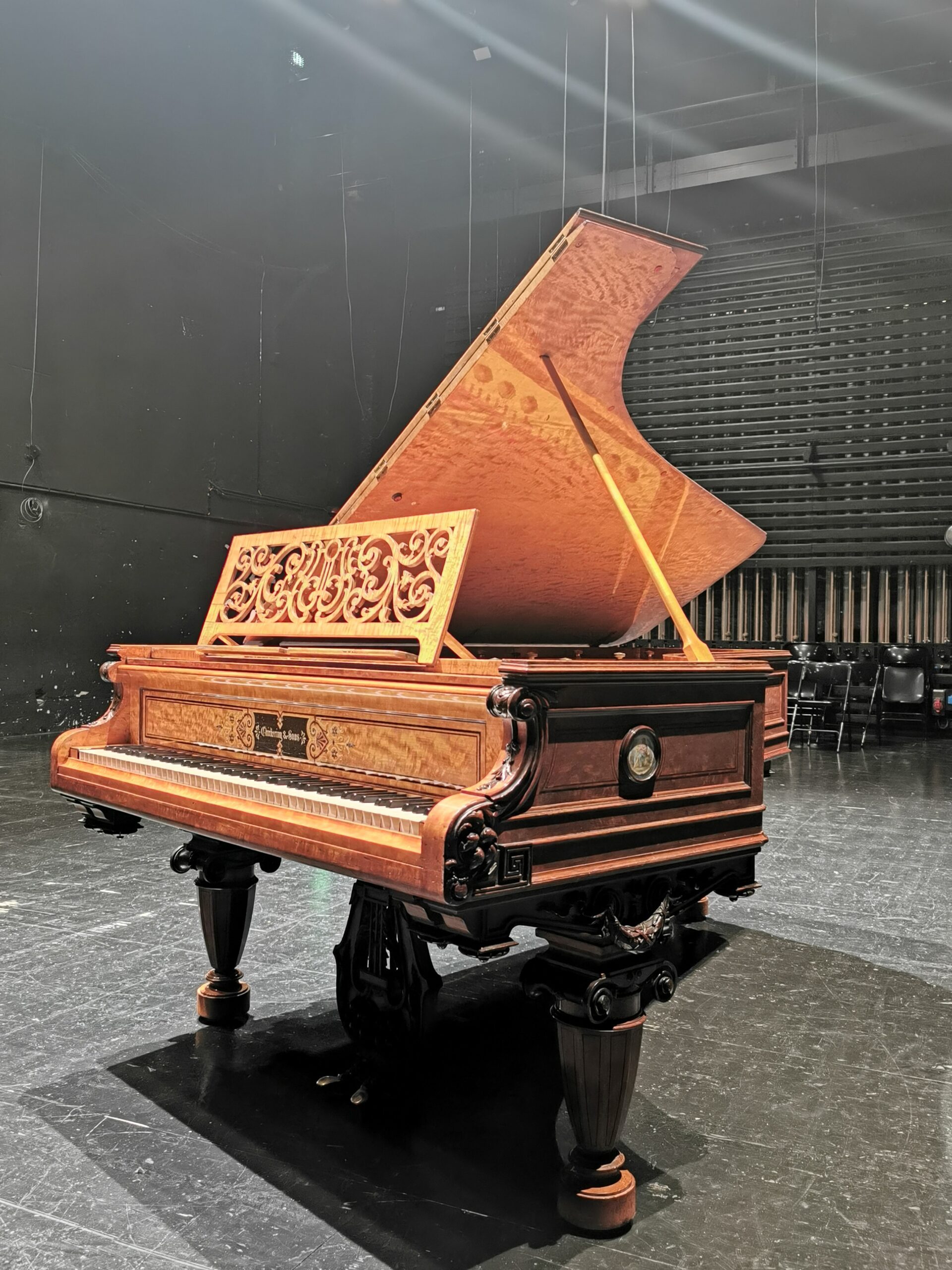 piano Chickering 1868 théâtre du Trident - Cherbourg
