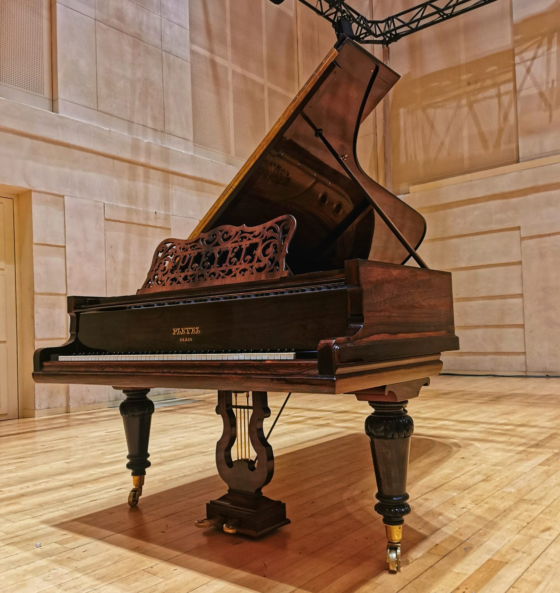 piano Pleyel de concert en palissandre de rio